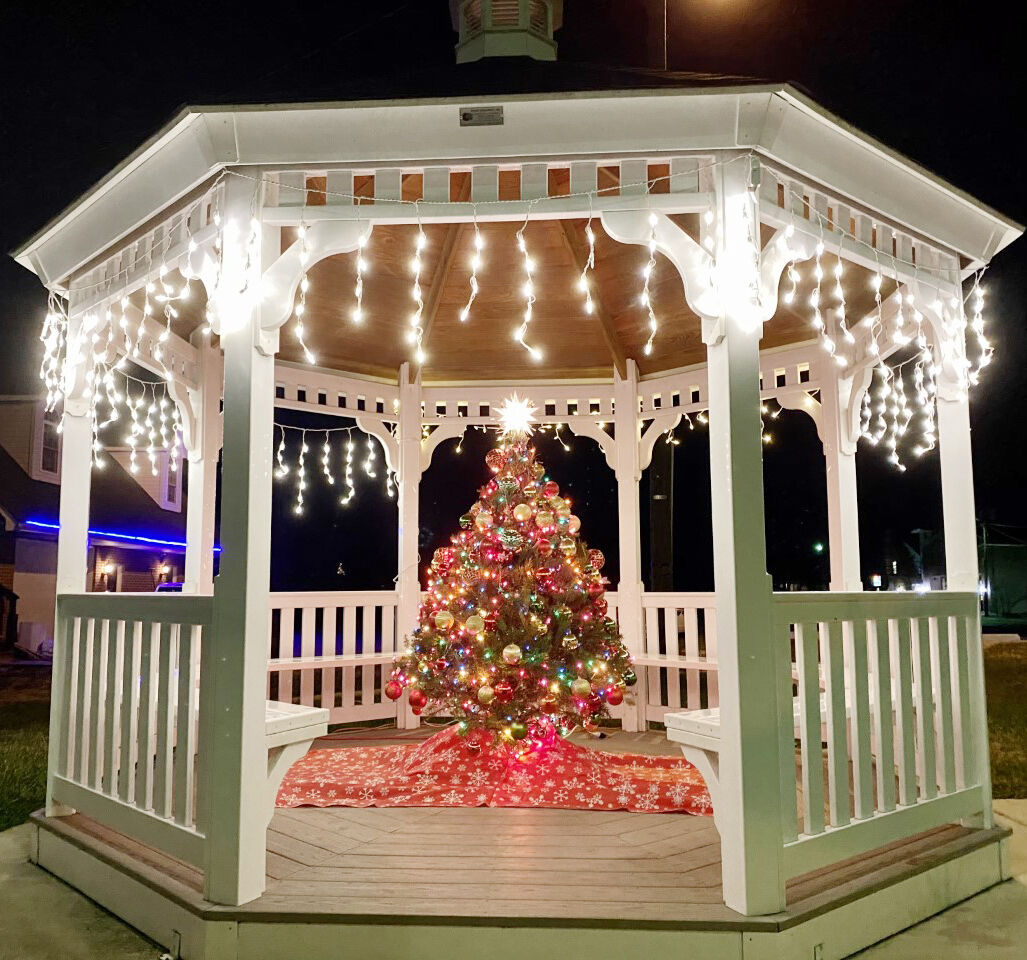 photo_ft_news_xmas lights reminton gazebo_121620.jpg